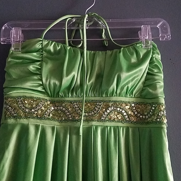 Taboo short formal dress - Picture 2 of 4